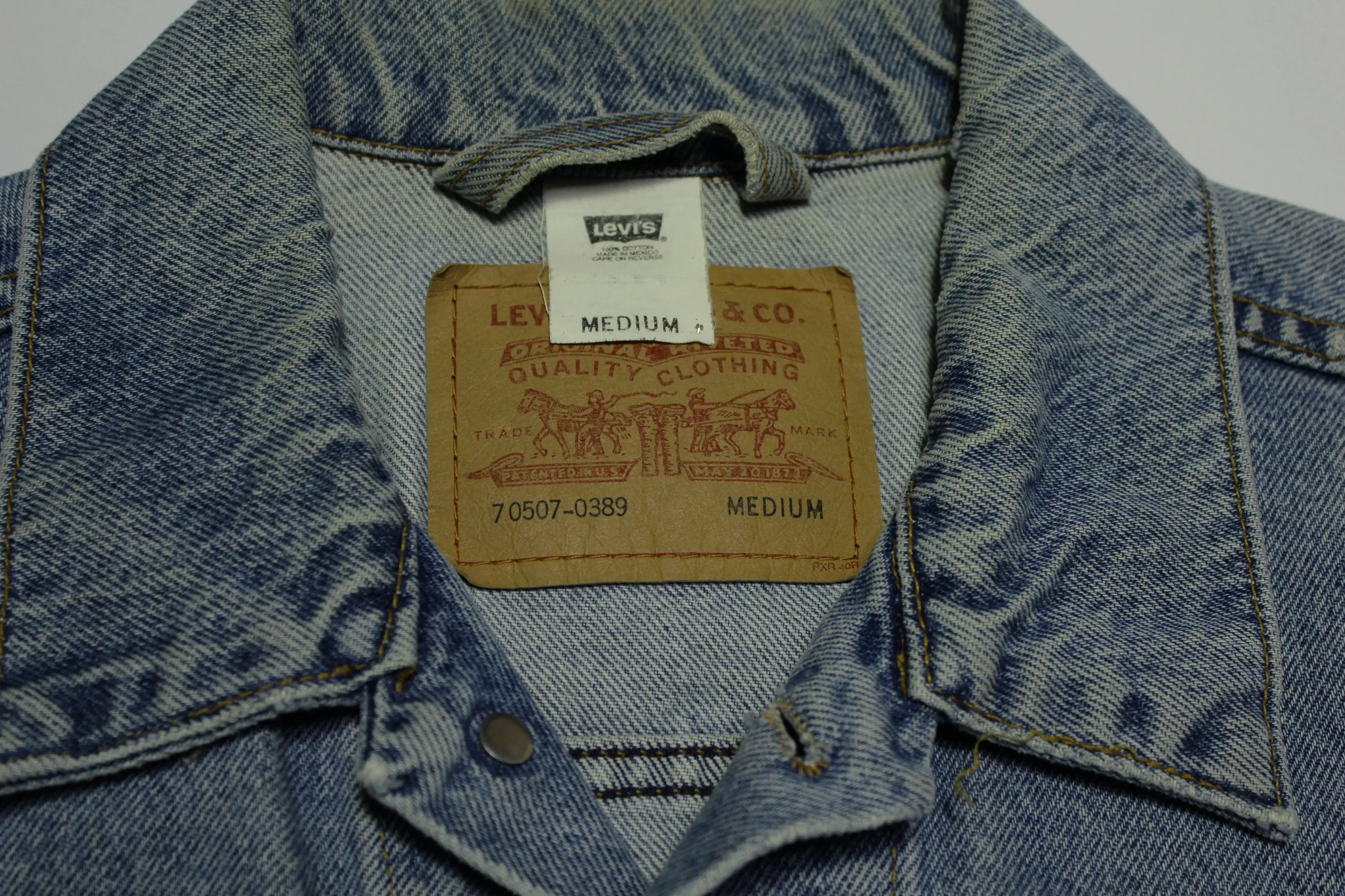 Levis 90's Vintage 70507-0389 Denim Blue Jean Trucker Jacket